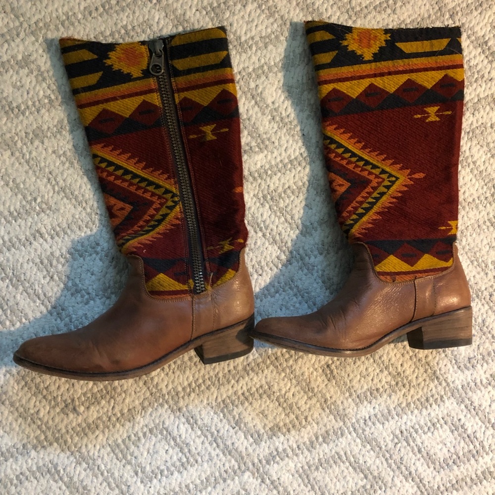 Steve Madden Graced Aztec Leather Boots Size 7.5